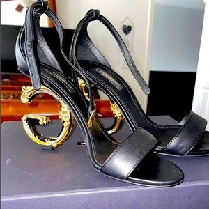 Size 9 Dolce&Gabbana Heels ! SHOW STOPPER‼️‼️